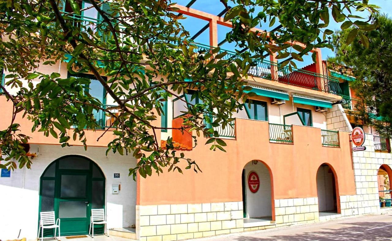 Apartments Gabriela Drvenik  Exterior foto